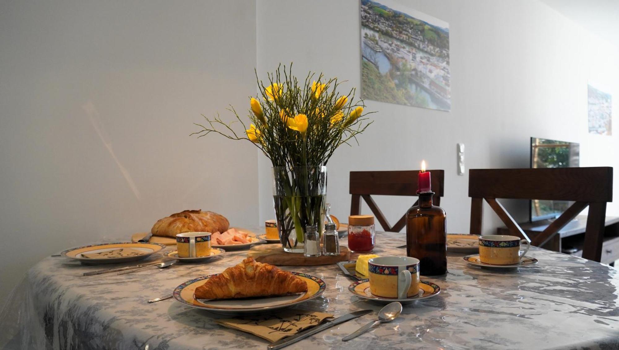 Das Neukirchen Inn Neuburg am Inn ภายนอก รูปภาพ